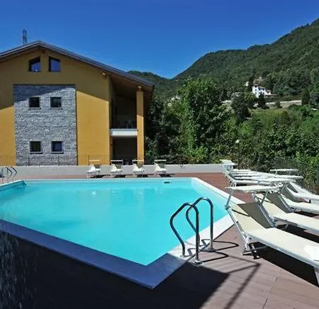 Sleeps 6 Pool Appartamento Argegno